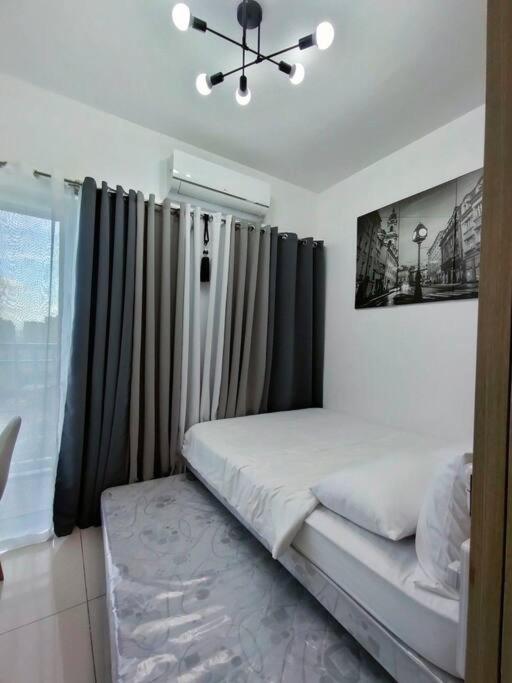 Condo In Pasay@ Breeze Residence By: Lsh Staycation Manila Exterior photo